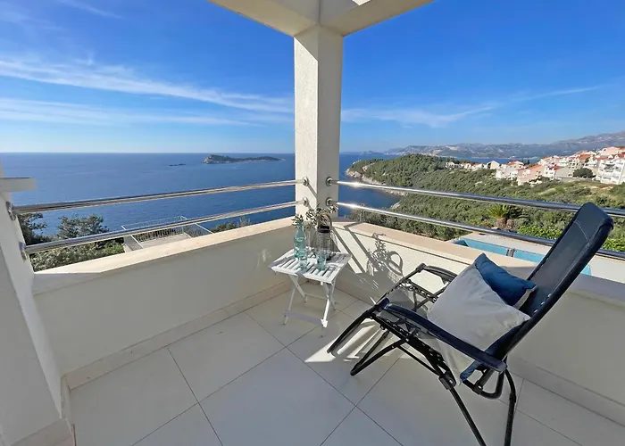 Sunnyhill Apartments With Private And Shared Pool
